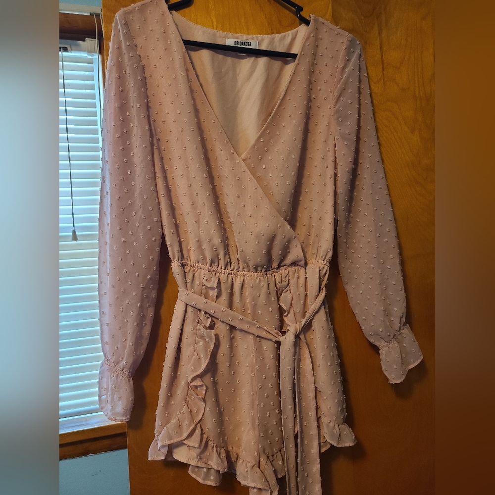 BB Dakota pink romper with long sleeves. ties around waist, Chiffon, Size Small